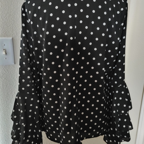 Fashion Apparel Polka Dot Top w/ Ruffle Sleeve XL - Picture 2 of 4